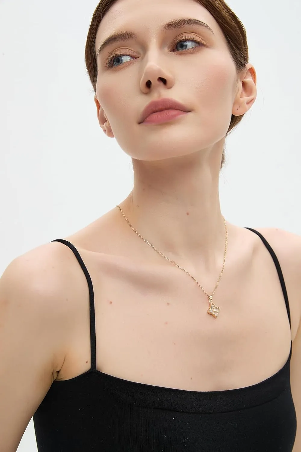 14K Gold Plated Gold Clover Necklace, Dainty Four Leaf Lucky Choker Charm Colorful Clover Adjustable Chain Shell Made Pendant Necklace for Women Jewelry