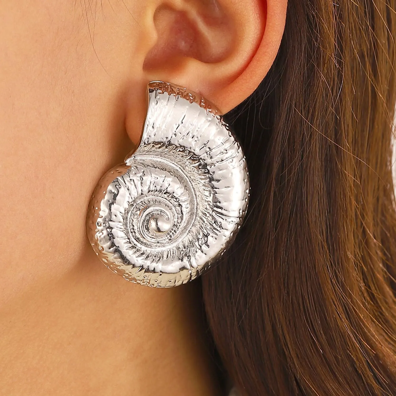 Boho Gold Conch Shell Statement Earrings for Women Trendy, Charm Large Conch Seashell Swirl Drop Studs Earring Round Holiday Beach Jewelry Gift 2025