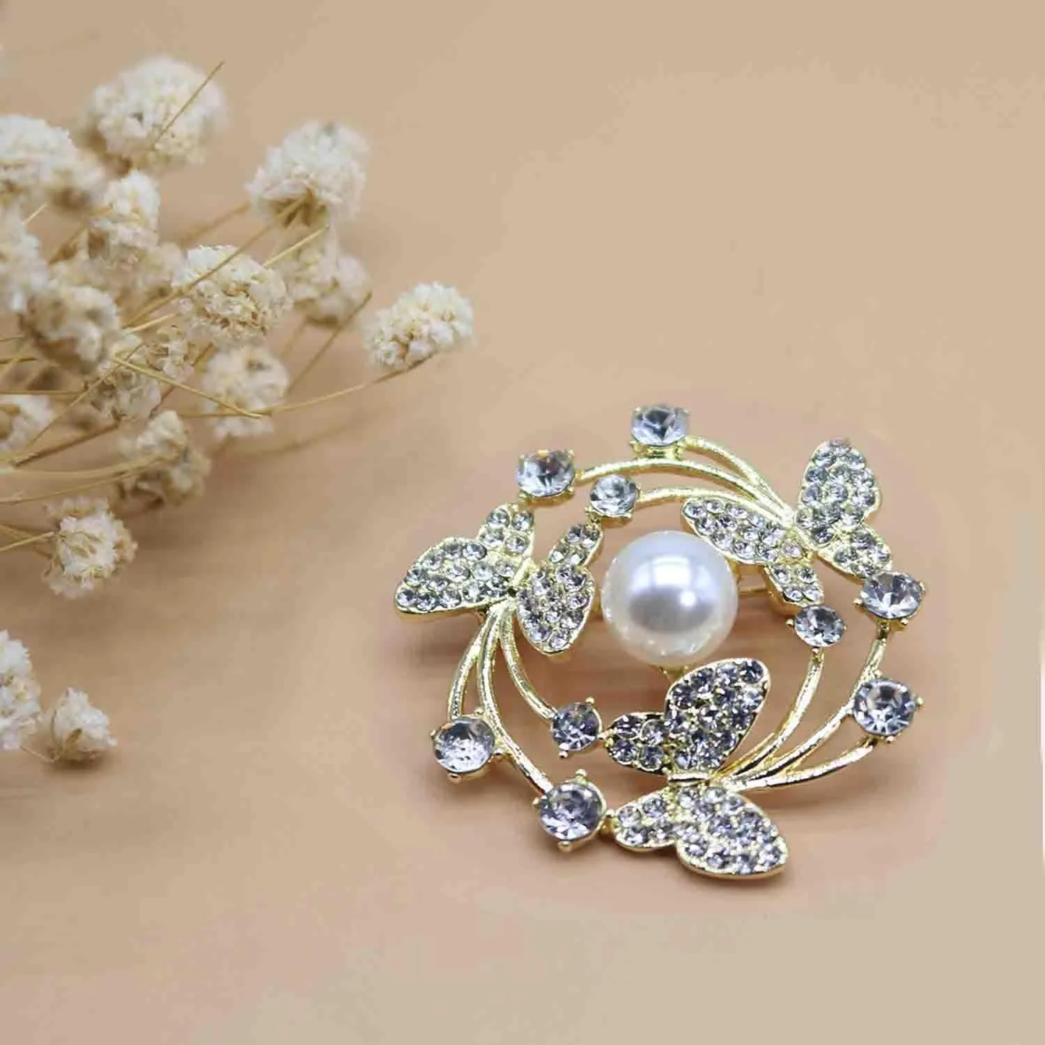Crystal Pearl Flower Brooches Pins Fashion Beautiful Created Rhinestone Floral Brooch Good Idea for Party Dance Wedding Banquet for Elegant Women Girl