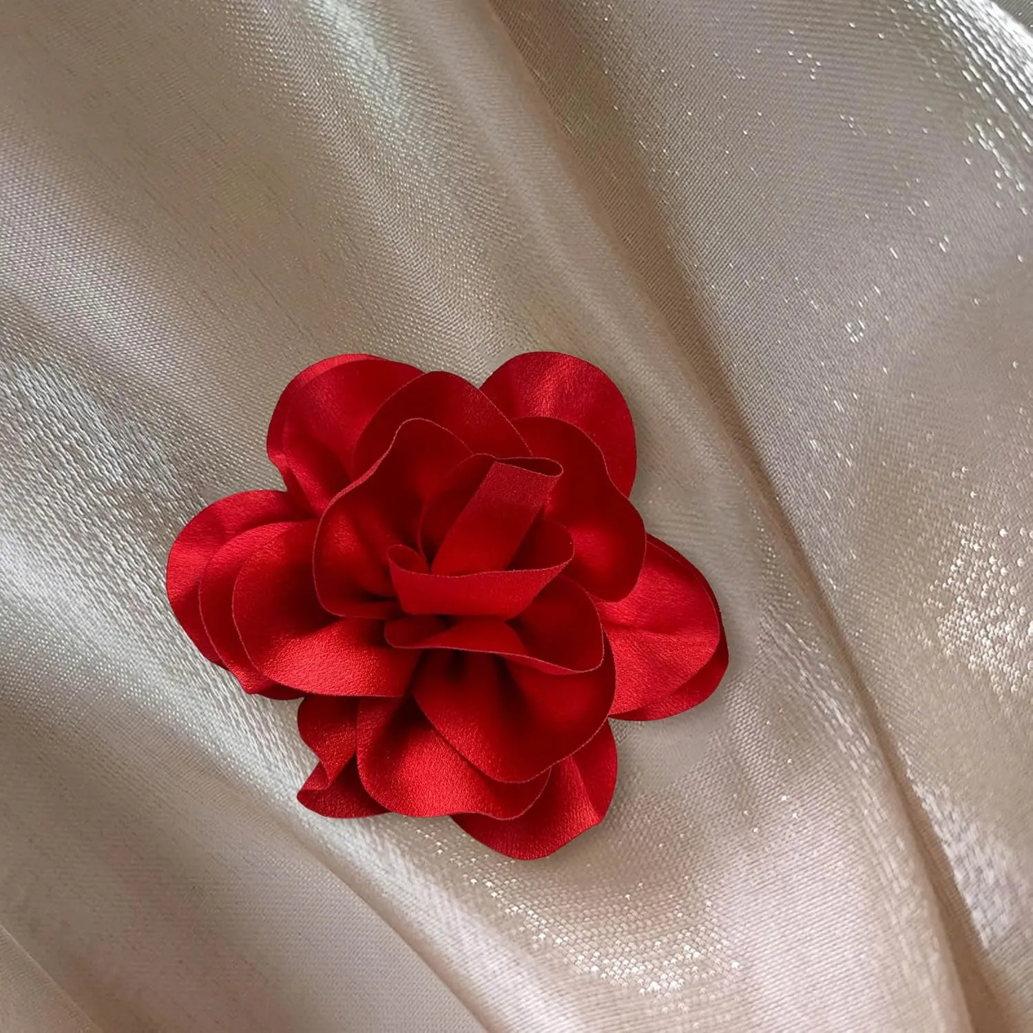 Dainty Satin Fabric Flower Brooches for Women Large Rose Floral Brooch for Party Dance Wedding Banquet Elegant Camellia Fashion Brooch Pin for Women Girl 5.5inch