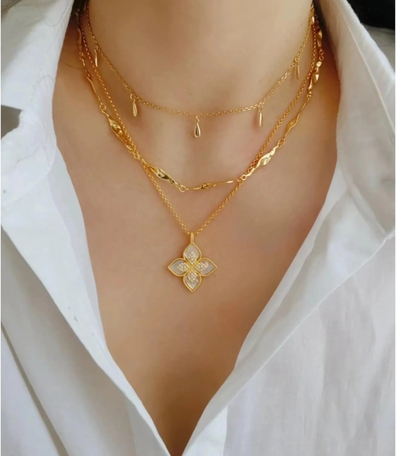 DISTANT DRUMS Gold Clover Jewelry for Women, Double-Sided Pendant by 18K Gold-plated with Gemstone inlaid Shell Pearl Pendant Necklace,Bracelet,Earrings,Gold Jewelry Set for Women