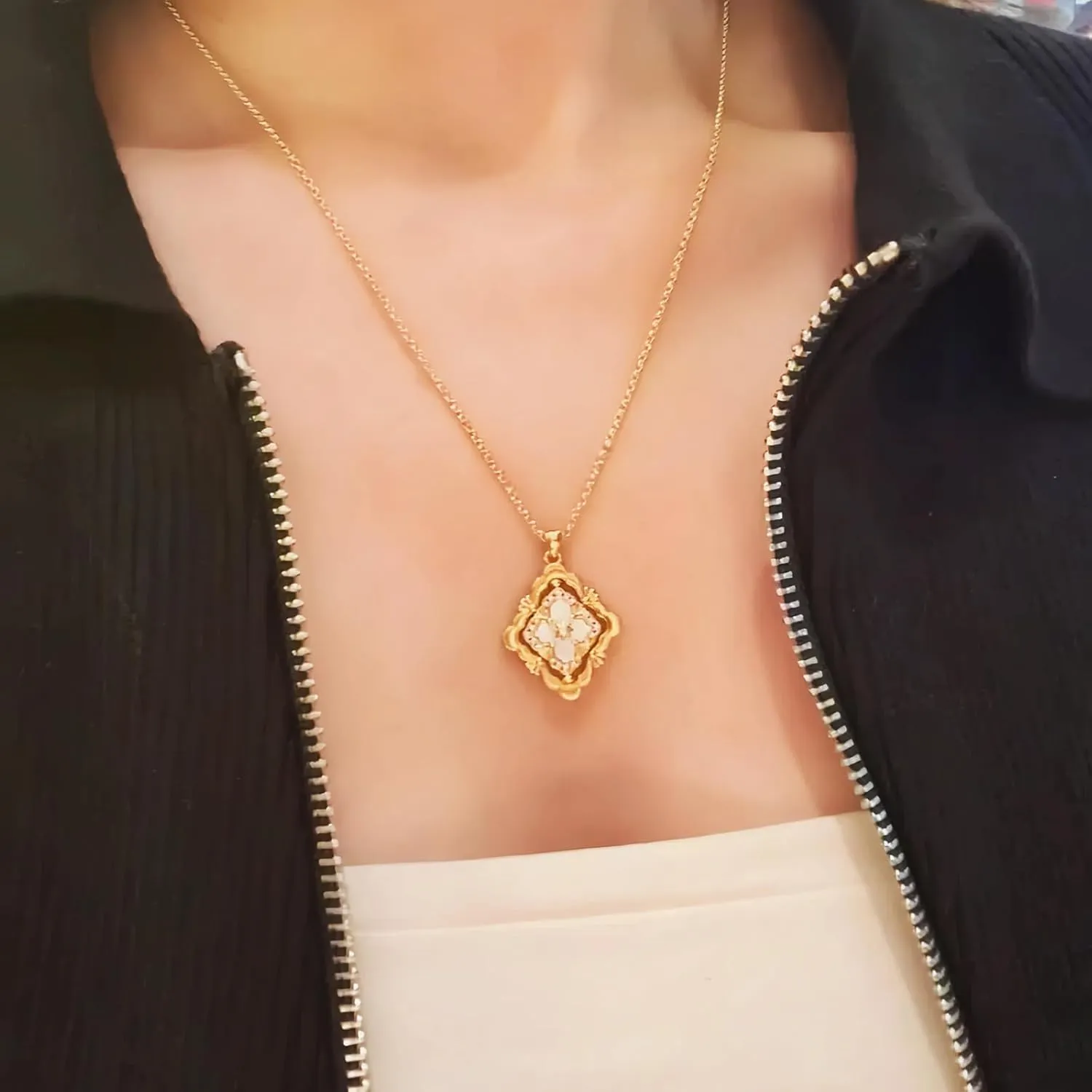 DISTANT DRUMS Gold Clover Jewelry for Women, Double-Sided Pendant by 18K Gold-plated with Gemstone inlaid Shell Pearl Pendant Necklace,Bracelet,Earrings,Gold Jewelry Set for Women