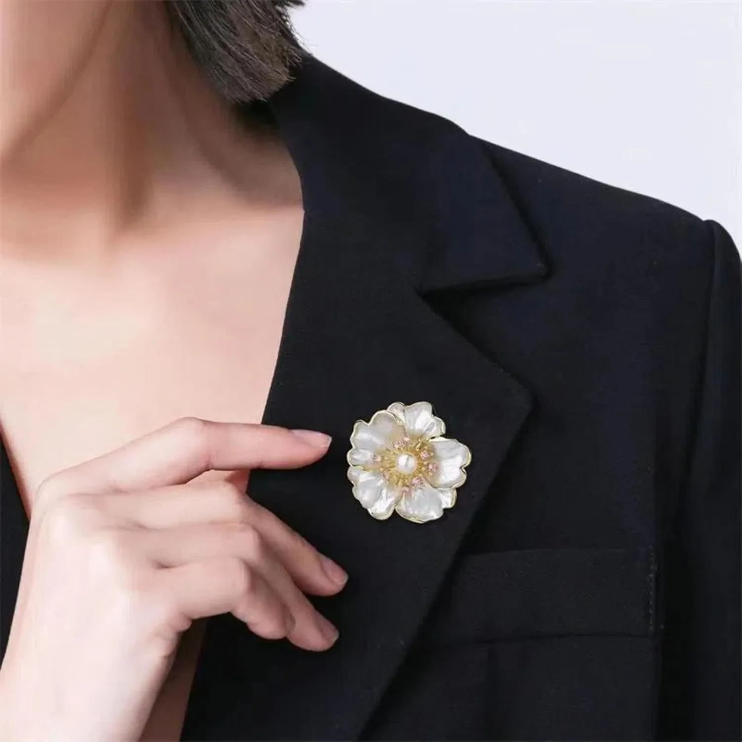 Fashion Brooches for Women Brooch, Butterfly Brooch, Suitable For Party And Daily Wear On Many Occasions