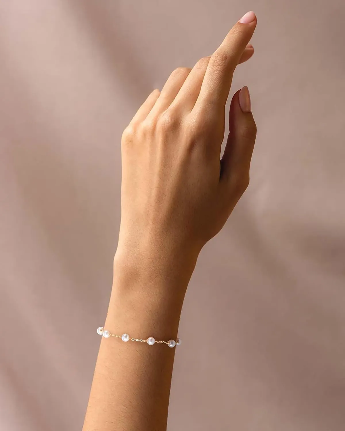 Gold Bracelets for Women-14K Gold Plated Pearl Bracelets for Women Daisy Pearl Flower Gold Beaded Station Pearl Bracelets