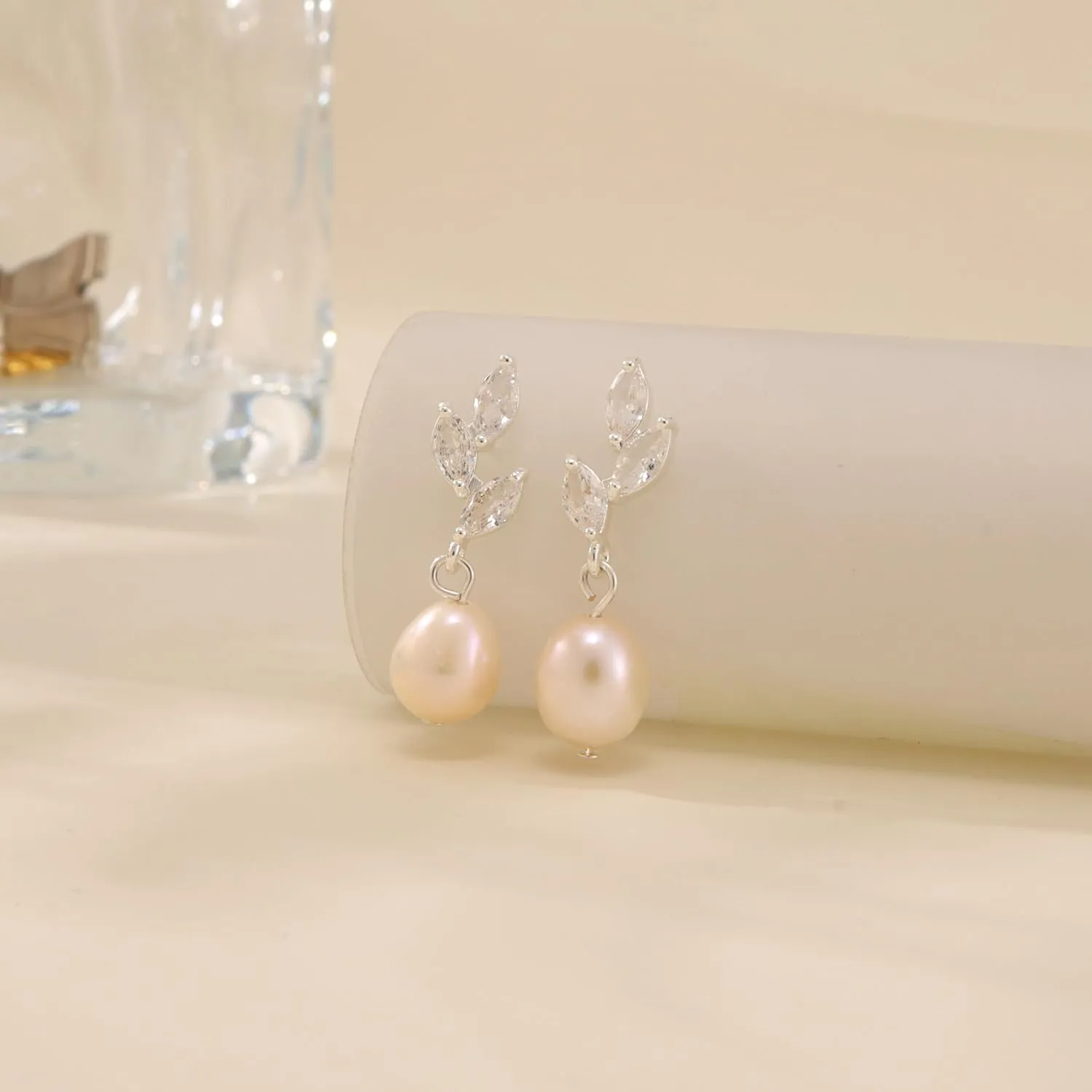 Gold Earrings for Women,14k Gold Plated Pearl Drop Earring Dainty Gold Bridal Prom Earrings Small Cute Stud Earring Wedding Dangle Earrings for Women Trendy Prom Bride Jewelry Gifts