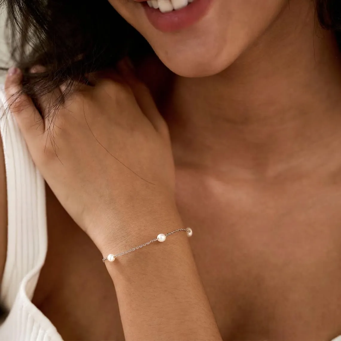 Gold/Silver Pearl Bracelets for Women Dainty Pearls Beaded Chain Tiny Pearls link Chain Cute Simple Pearl Bracelet Jewelry for Women