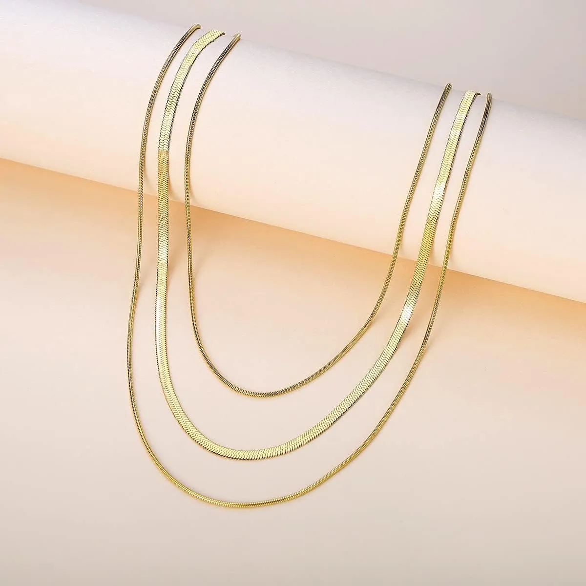 GW Necklaces for Women, Dainty Gold Layered Necklace 14k Gold Plated Layered Choker Chain Set Ladies Link Necklace Fashionable Jewelry, Long Gold Necklace for Women
