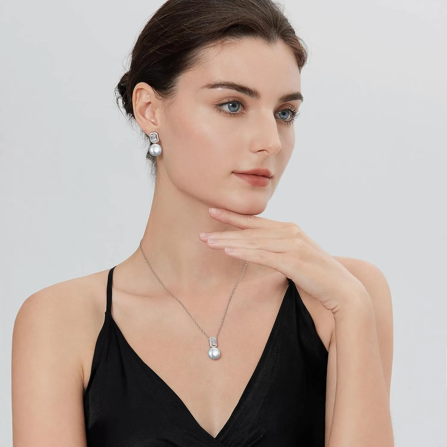 Jiamiaoi Pearl Diamond Earrings 925 Sterling Silver Pearl Earrings Big Fresh Water Pearl Stud Earrings with Cubic Zirconia Pearl Studs White/Gray Pearl Earrings Stud, Come with Gift Box