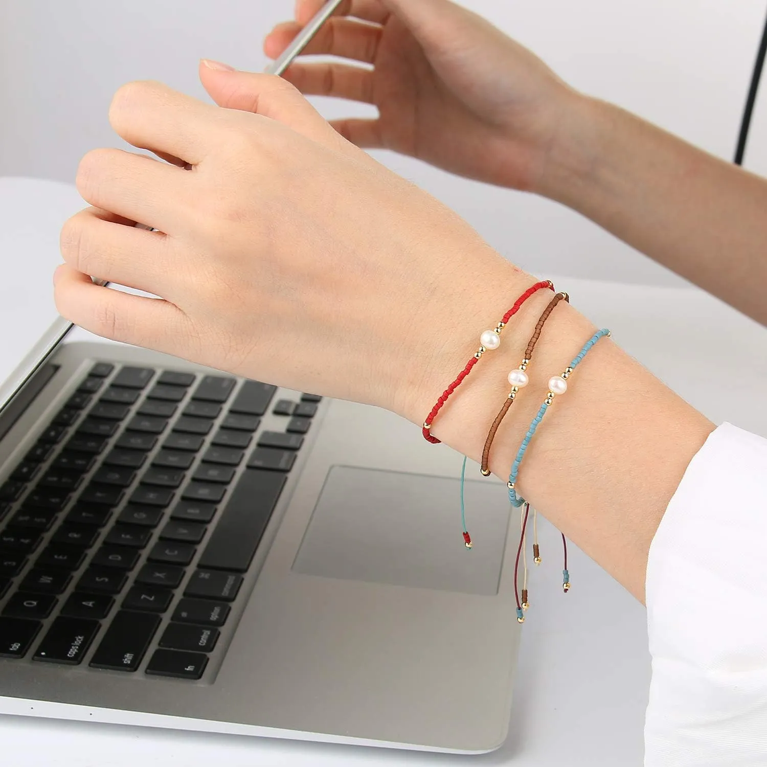 KELITCH 2 Pcs Pearls Bracelets Boho Beaded Thin Strand Bracelets Stack Bracelets set For Women