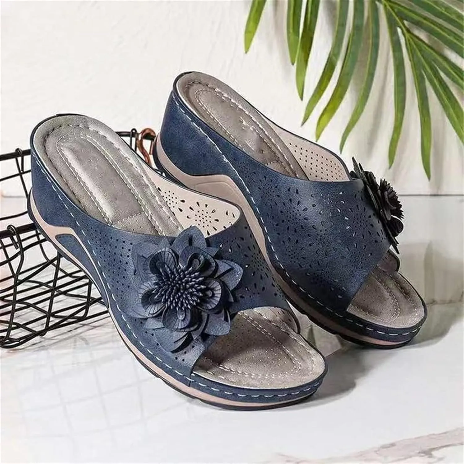 Ladmiple Sandals Women Dressy Summer Flat Comfortable Orthopedic Sandals Arch Support Orthotic Flip Flops Cute Walking Slides