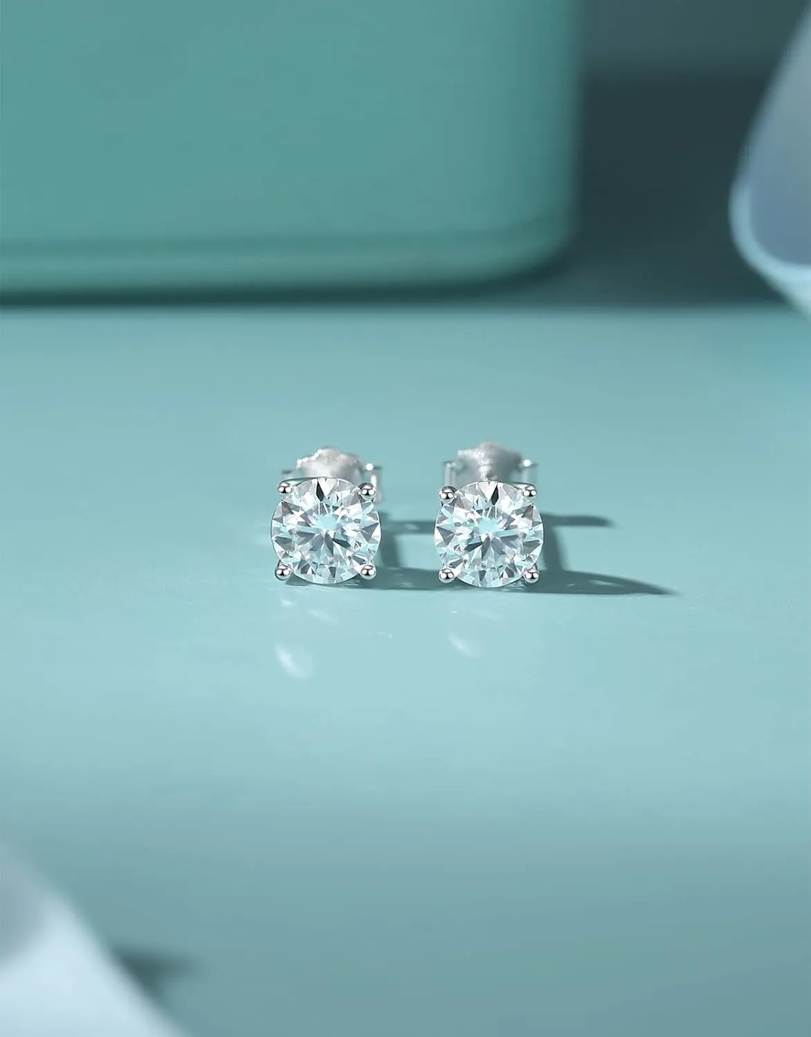 Moissanite Stud Earrings for Women,1.4CT Seven round inlays D Color 18K White Gold Plated 925 Sterling Silver Hypoallergenic Flat Back 1 Pair earring Valentine's Day gift
