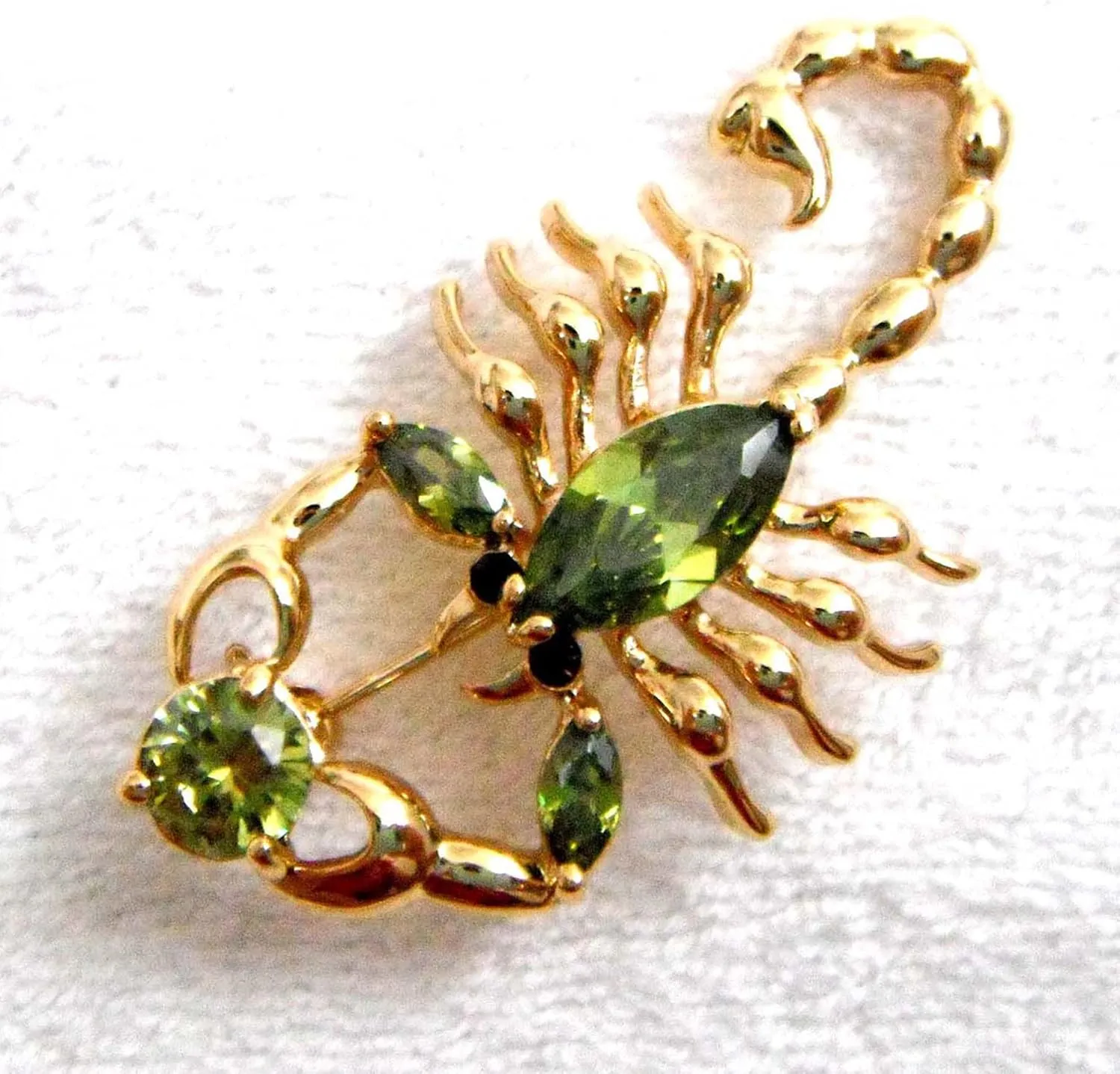 Navachi 18k Gold Plated Copper Cubic Zirconia Zircon Scorpion Brooches Pins