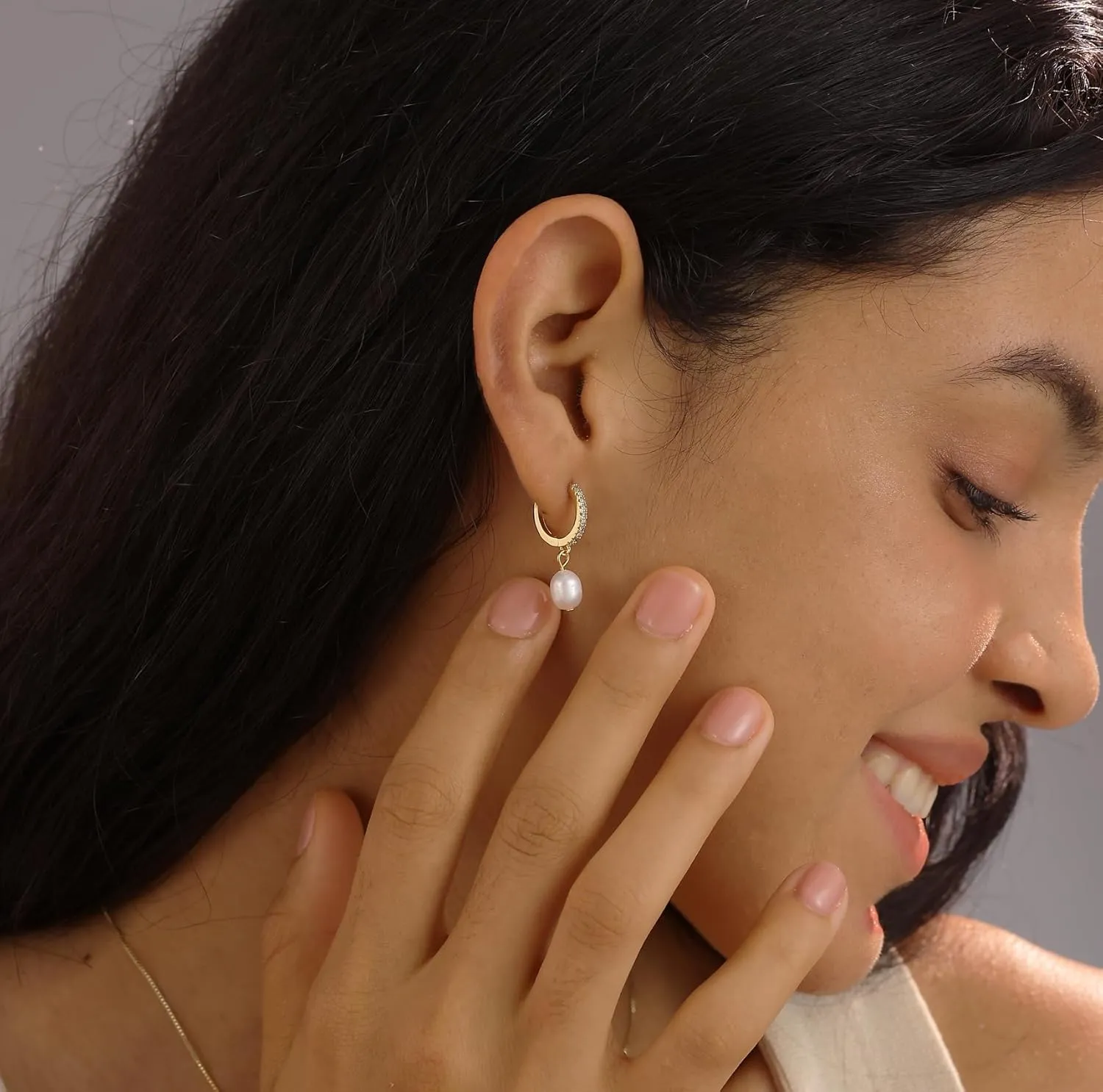Pearl Earrings for Women, Dainty Gold Earrings 14K Gold Plated Pearl Drop Earrings Cute Pearl Hoop Earrings Hypoallergenic Dangle Pearl Earrings for Women Trendy Wedding Earrings for Brides