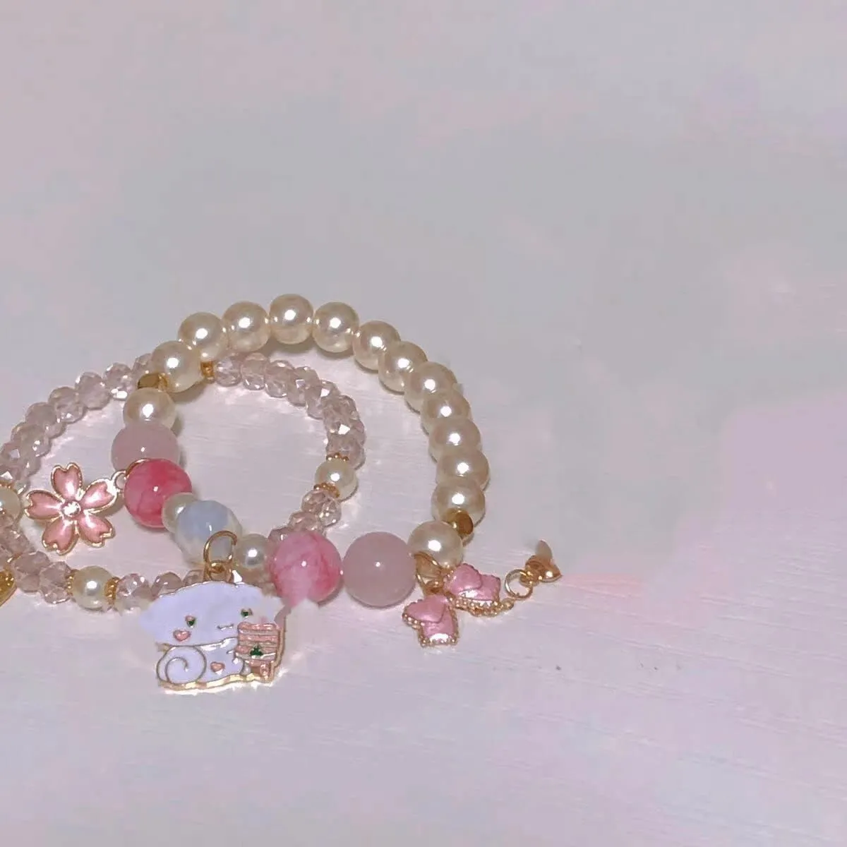 Pingyongchang Elastic Cartoon Bracelets Crystal Beads Pearl Bracelets Cute Kawaii Adjustable Beaded Strand Bracelets for Women Girls Graduation Charm Bracelets Gift for Kids