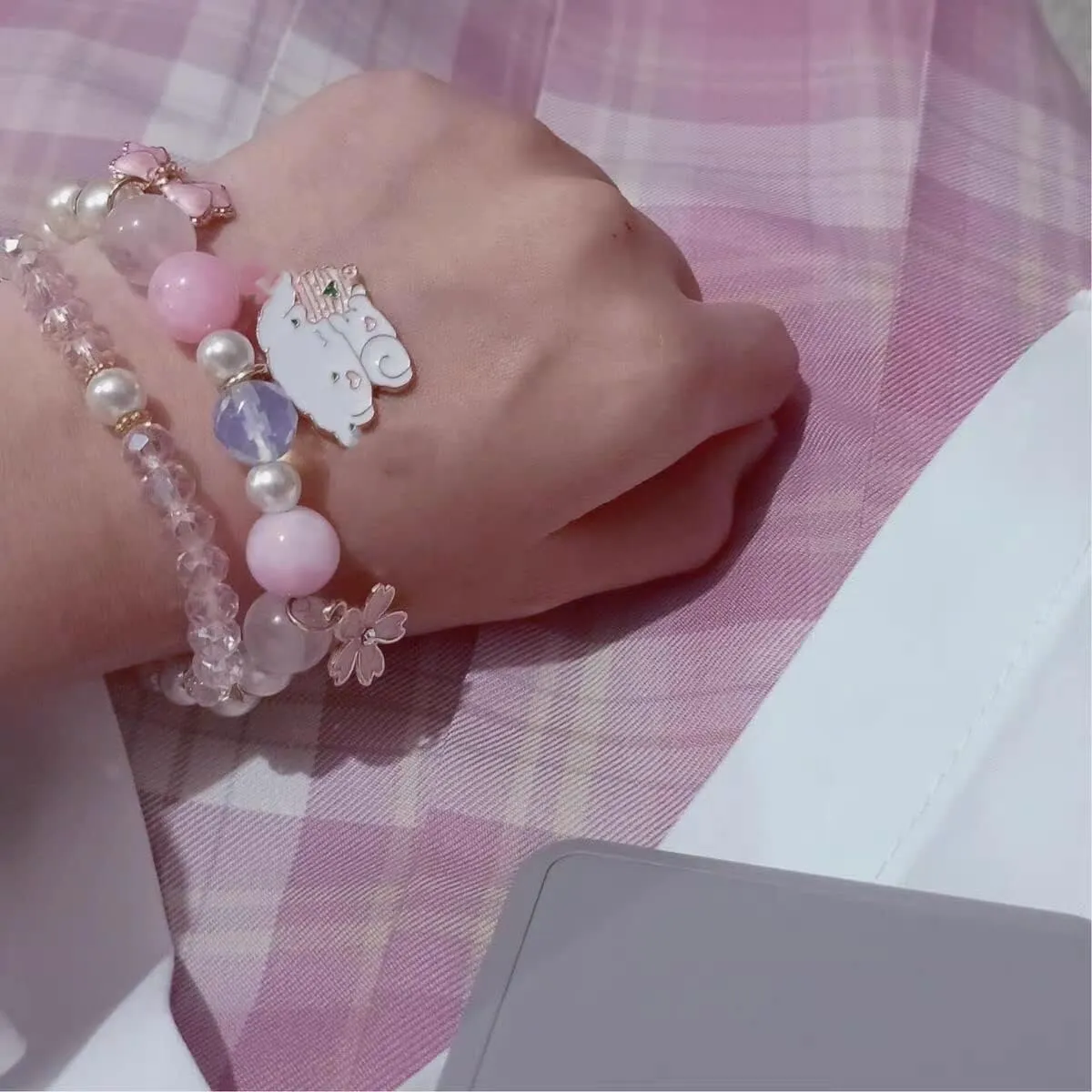 Pingyongchang Elastic Cartoon Bracelets Crystal Beads Pearl Bracelets Cute Kawaii Adjustable Beaded Strand Bracelets for Women Girls Graduation Charm Bracelets Gift for Kids