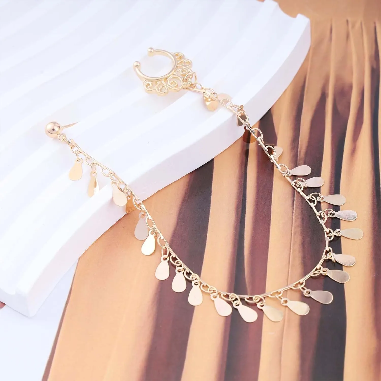 Punk Fake Nose Ring Ear Chain Earrings Gold Disc Tassel Nose Ring Hoop Chain Vintage Sequins Fringer Nose Ring Ear Chain Non Piercing Cuff Nose to Ear Chain Jewelry for Women