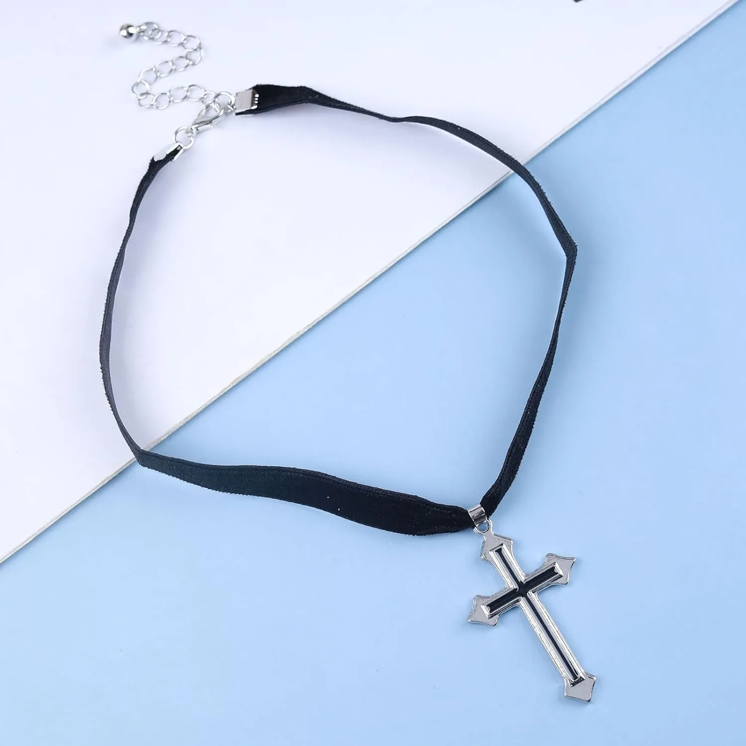 Vintage Black Velvet Choker Necklace Short Cross Pendant Necklace Black Suede Collar Necklace Gothic Velvet Ribbon Collar Necklace Chain Jewelry for Women
