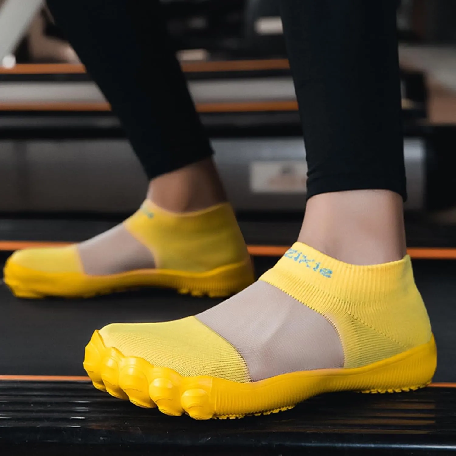 Women's Fashion Sneakers Quick-Dry Barefoot Beach Swim Shoes Unisex Athletic Hiking Shoes Comfy Casual Non Slip Lightweight Breathable Sneakers