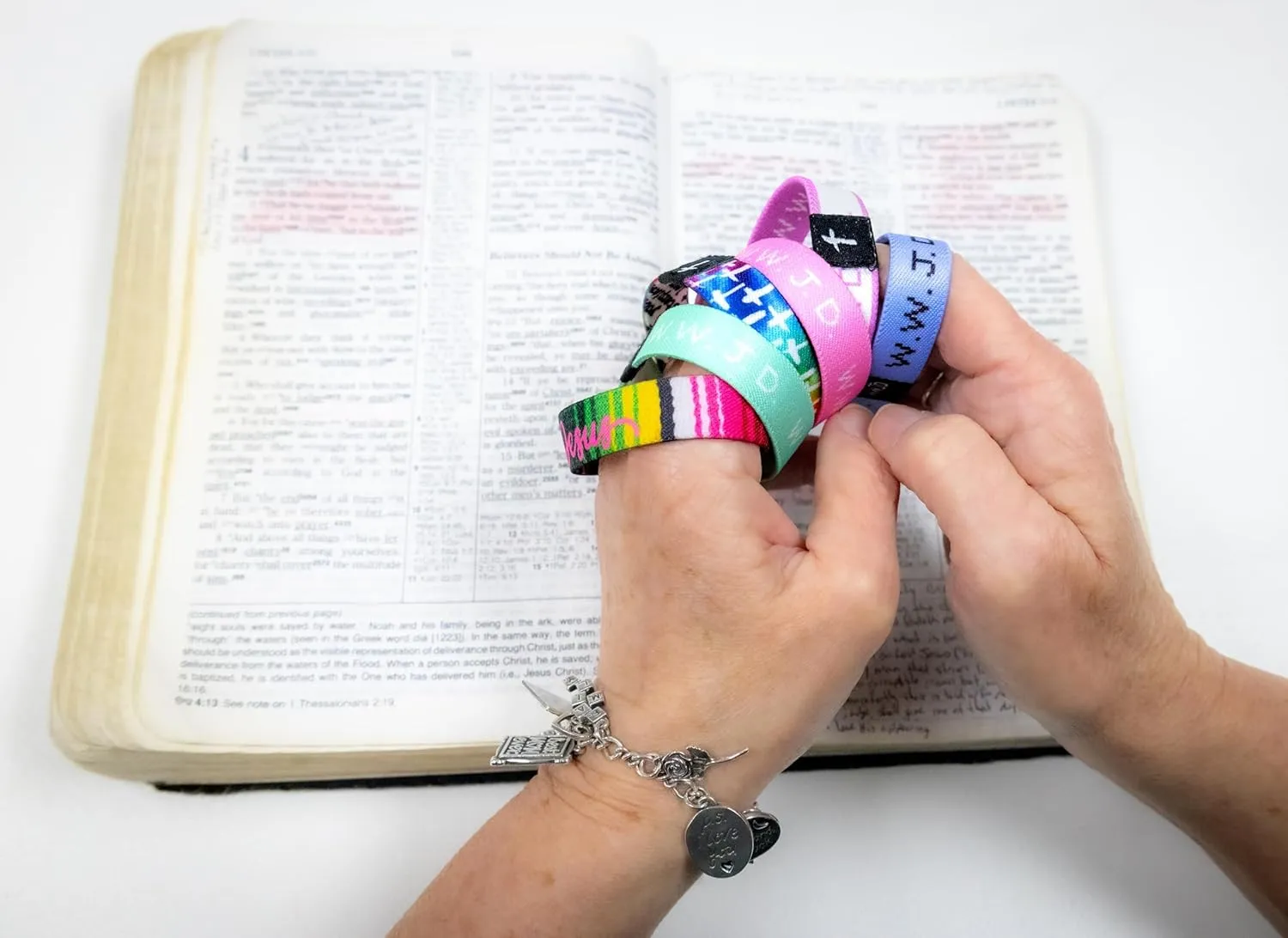 WWJD Bracelets - Elastic Bands - 1 Pack - Christian Bracelets, Inspirational Sayings